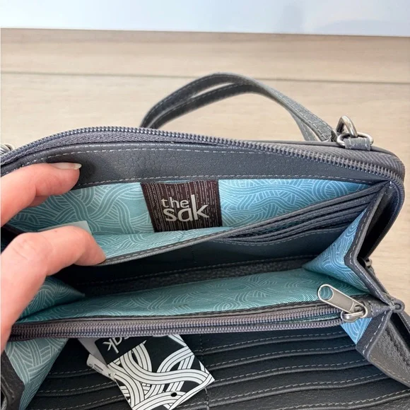 NEW The Sak Iris Large Smartphone Crossbody Wristlet Gray Leather Studded - Picture 9 of 9